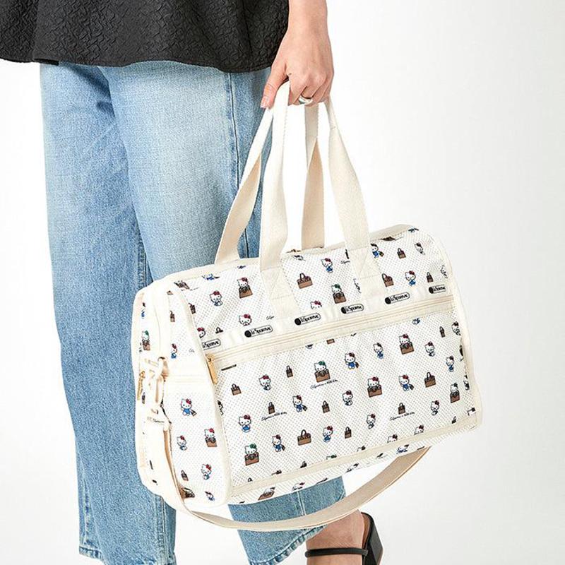 Sanrio Hello Kitty x LeSportsac Deluxe Medium (No No Life) Bags Weekender Bag  USA |  EVRKX-2463