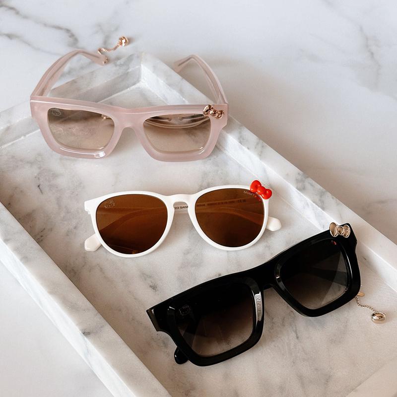 Sanrio Hello Kitty x MVMT Ingram Sun(Glossy White) Sanrio Characters Sunglasses  USA |  AXMFY-2943